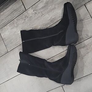 La Canadienne Wedged up to the knee black boots with zipper on Side Size 9.5